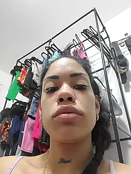 Snapshot of thaliacangri chatting on 14, 11, 2025 thaliacangri online show from 14, 11, 2025