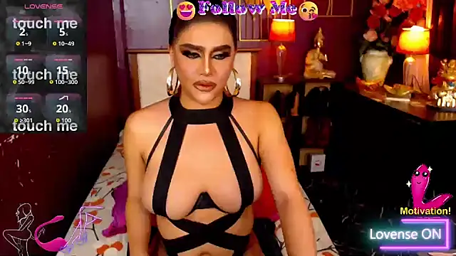 Snapshot of BombshellMARIA chatting on 8, 10, 2025 BombshellMARIA online show from 8, 10, 2025