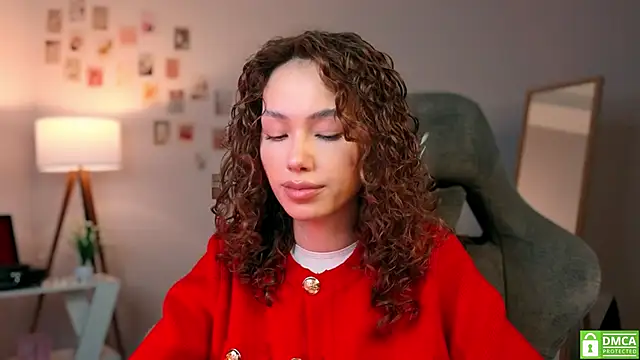 Snapshot of branchwithflowerss chatting on 7, 10, 2025 branchwithflowerss online show from 7, 10, 2025