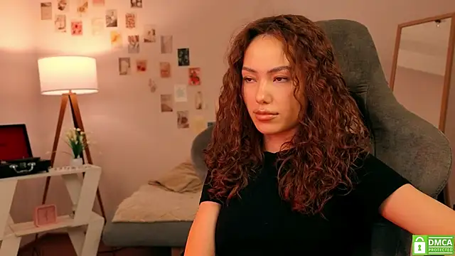 Snapshot of branchwithflowerss chatting on 22, 10, 2025 branchwithflowerss online show from 22, 10, 2025