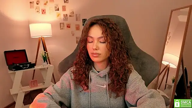 Snapshot of branchwithflowerss chatting on 23, 10, 2025 branchwithflowerss online show from 23, 10, 2025