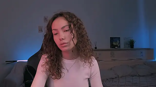 Snapshot of branchwithflowerss chatting on 3, 11, 2025 branchwithflowerss online show from 3, 11, 2025