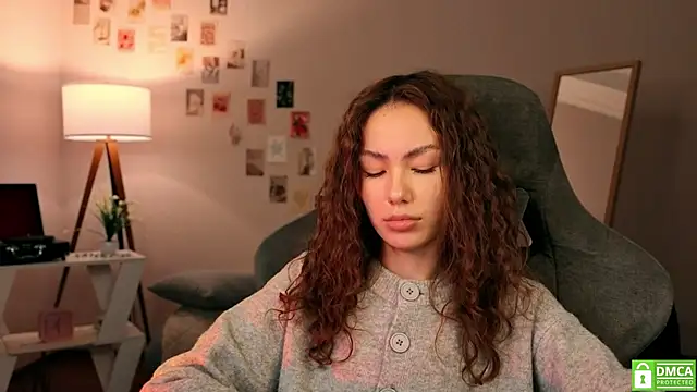 Snapshot of branchwithflowerss chatting on 7, 11, 2025 branchwithflowerss online show from 7, 11, 2025