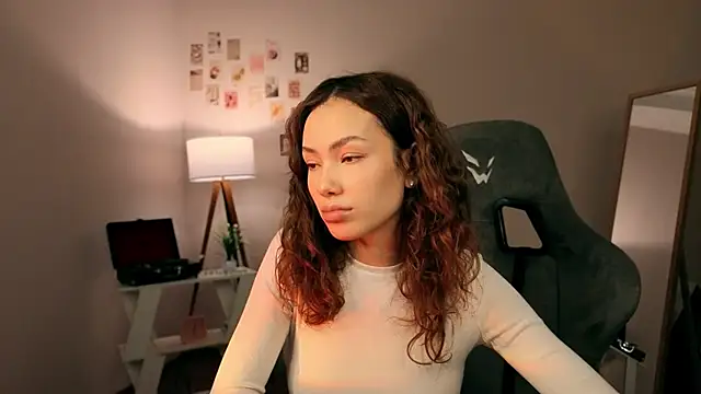 Snapshot of branchwithflowerss chatting on 1, 12, 2025 branchwithflowerss online show from 1, 12, 2025