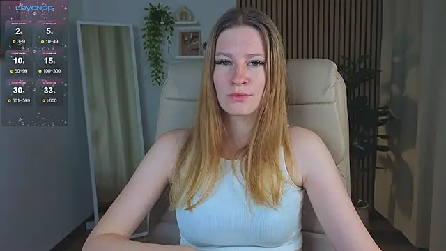 Snapshot of travelerrrr chatting on 9, 10, 2025 travelerrrr online show from 9, 10, 2025