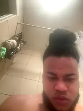 familia0210 online show from 2, 11, 2025