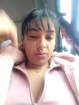 Snapshot of Moon_Annd_Sun chatting on 9, 10, 2025 Moon Annd Sun online show from 9, 10, 2025