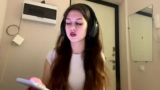 Nayra flash online show from 8, 10, 2025