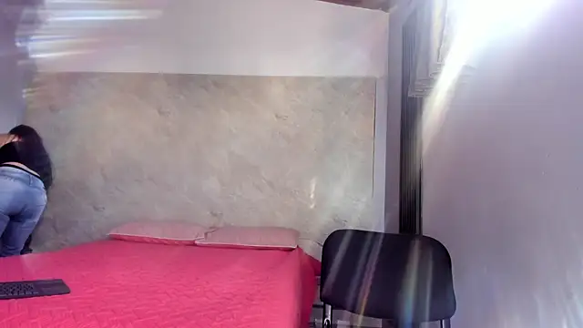 Snapshot of Amara_luxe chatting on 5, 11, 2025 Amara luxe online show from 5, 11, 2025