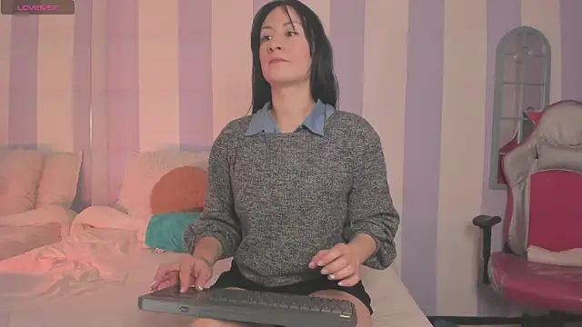 clover tter  online show from 28, 11, 2025