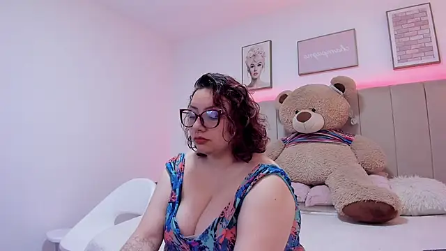 Snapshot of sam_von_tess chatting on 21, 10, 2025 sam von tess online show from 21, 10, 2025