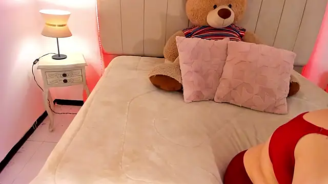 Snapshot of sam_von_tess chatting on 28, 10, 2025 sam von tess online show from 28, 10, 2025