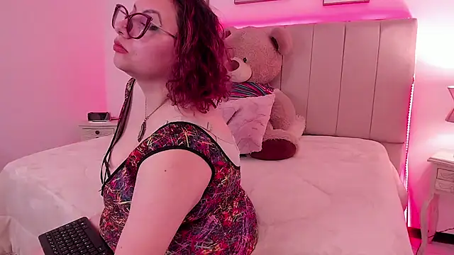 Snapshot of sam_von_tess chatting on 5, 11, 2025 sam von tess online show from 5, 11, 2025