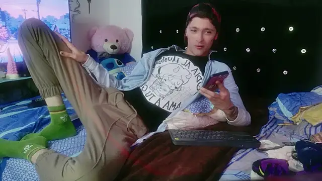 Tyler cat online show from 17, 12, 2025