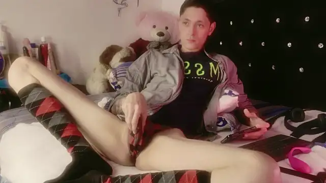 Tyler cat online show from 14, 4, 2026