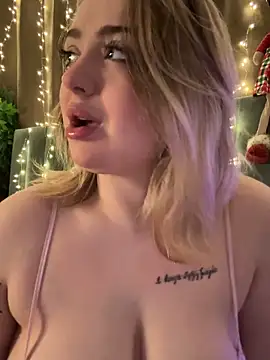 Snapshot of KellyMoors chatting on 19, 12, 2025 KellyMoors online show from 19, 12, 2025