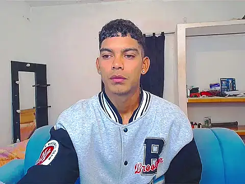 Snapshot of theMyke101 chatting on 2, 6, 2026 theMyke101 online show from 2, 6, 2026