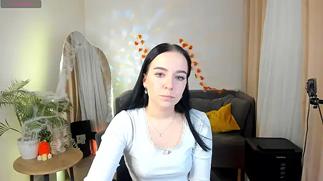 Snapshot of Avelyne_ chatting on 23, 10, 2025 Avelyne online show from 23, 10, 2025