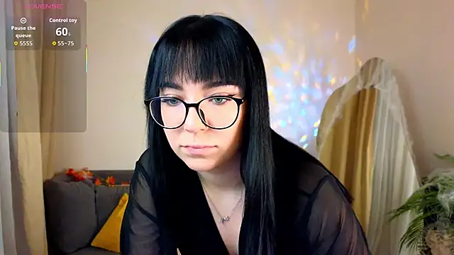 Snapshot of Avelyne_ chatting on 30, 10, 2025 Avelyne online show from 30, 10, 2025