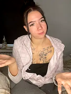 YoungZoexx online show from 2, 12, 2025