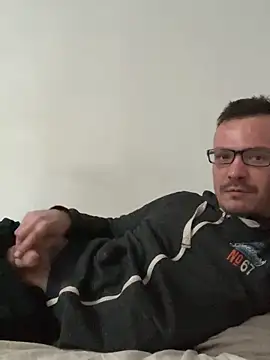 viktor1992-1-1 online show from 11, 3, 2026