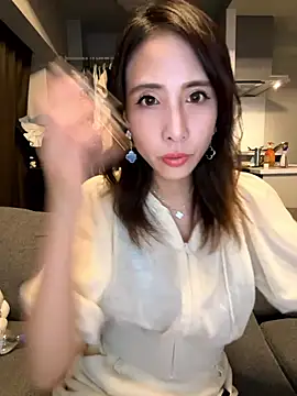 Snapshot of rena_rena_rena chatting on 8, 10, 2025 rena rena rena online show from 8, 10, 2025