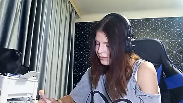 LissaKradfer online show from 7, 10, 2025