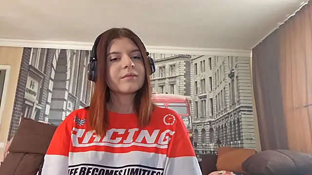 LissaKradfer online show from 17, 10, 2025