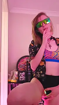 Snapshot of lonely_Cosplay_chick chatting on 13, 12, 2025 lonely Cosplay chick online show from 13, 12, 2025