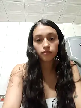 Snapshot of Camila-lol chatting on 10, 10, 2025 Camila-lol online show from 10, 10, 2025