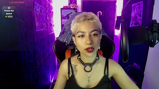 Snapshot of lunarichy22 chatting on 4, 12, 2025 lunarichy22 online show from 4, 12, 2025