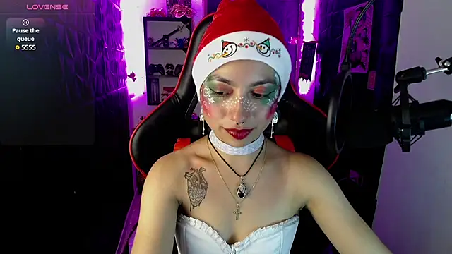 Snapshot of lunarichy22 chatting on 17, 12, 2025 lunarichy22 online show from 17, 12, 2025