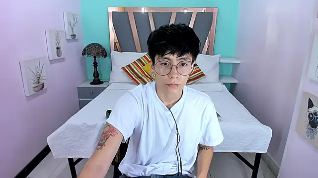 Snapshot of Teddy_Jacobs chatting on 8, 10, 2025 Teddy Jacobs online show from 8, 10, 2025