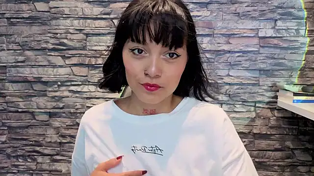 Snapshot of Qadeshoficial chatting on 2, 11, 2025 Qadeshoficial online show from 2, 11, 2025