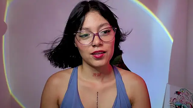 Snapshot of Qadeshoficial chatting on 8, 11, 2025 Qadeshoficial online show from 8, 11, 2025