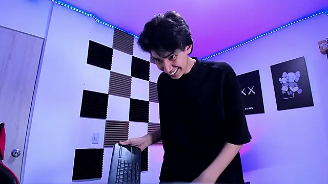 jeycobb online show from 20, 4, 2026