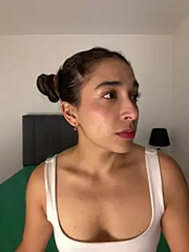 Snapshot of SabrinaEvanss_ chatting on 17, 5, 2026 SabrinaEvanss online show from 17, 5, 2026
