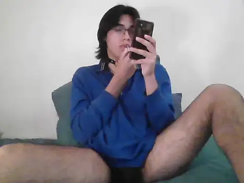 Sunny Pebble online show from 3, 12, 2025