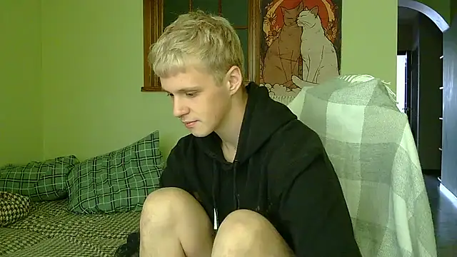 Snapshot of _Timmy_Boy_ chatting on 12, 10, 2025 Timmy Boy online show from 12, 10, 2025