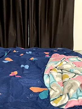 vickyandtania online show from 8, 10, 2025