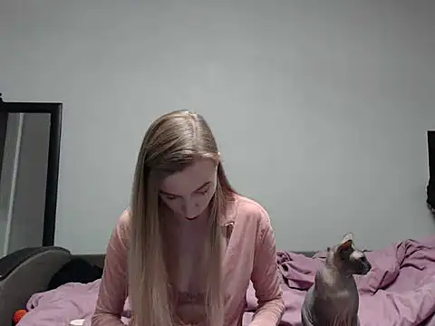 Snapshot of sophieryder chatting on 23, 11, 2025 sophieryder online show from 23, 11, 2025