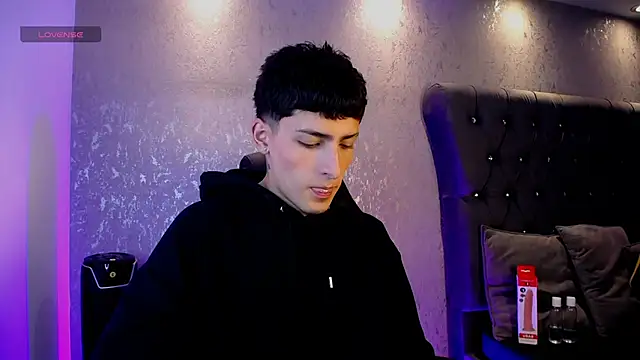 MateoMitchell online show from 19, 12, 2025