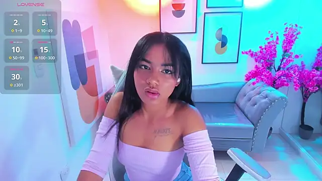 Juliie coper online show from 28, 10, 2025