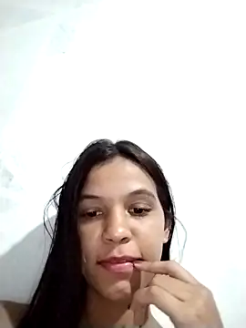Snapshot of bell_hott chatting on 7, 10, 2025 bell hott online show from 7, 10, 2025