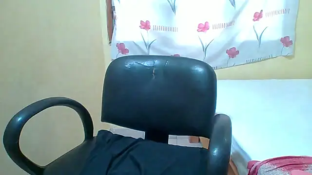 JuicyVixen  online show from 15, 1, 2026