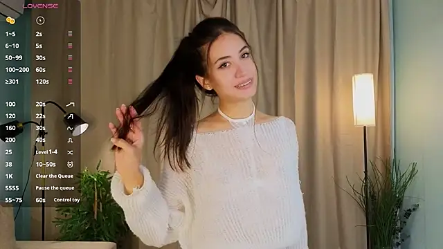 Playful Lia online show from 5, 10, 2025