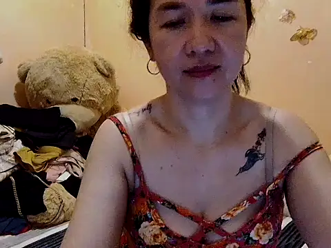 Snapshot of KissHott chatting on 25, 10, 2025 KissHott online show from 25, 10, 2025