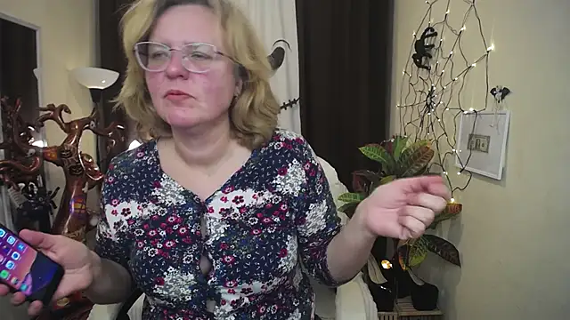 VestaWoody online show from 11, 10, 2025