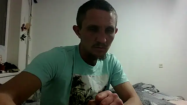 Twolatte1520 online show from 2, 4, 2026