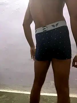 Snapshot of OooYessboyy chatting on 4, 10, 2025 OooYessboyy online show from 4, 10, 2025